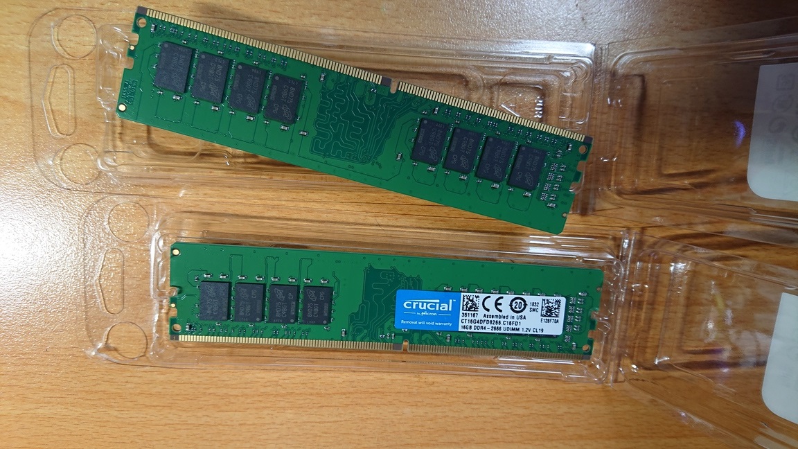 PCパーツメモリcrucial  DDR4-2666 16GB×2 BLS2K16※難あり